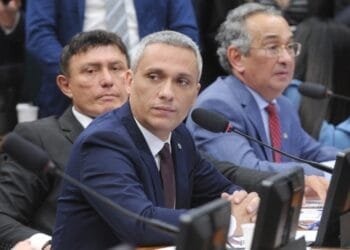 Reunião entre ministro da Justiça e advogado de Lulinha entra na mira do Líder da Minoria