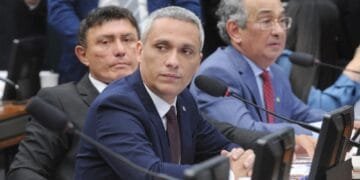 Reunião entre ministro da Justiça e advogado de Lulinha entra na mira do Líder da Minoria