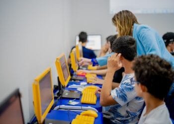 Cursos gratuitos de informática e manutenção de computadores e celulares têm inscrições abertas em Anápolis