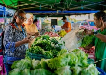 Feiras de domingo e segunda-feira oferecem produtos frescos em oito regiões de Anápolis
