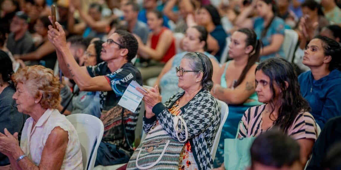 Equatorial e Prefeitura de Anápolis promovem mutirão com troca de lâmpadas, sorteio de ventiladores e curso profissionalizante