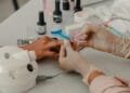 Curso gratuito de alongamento de unhas é oportunidade para nova fonte de renda; inscrições online se encerram na segunda (10)