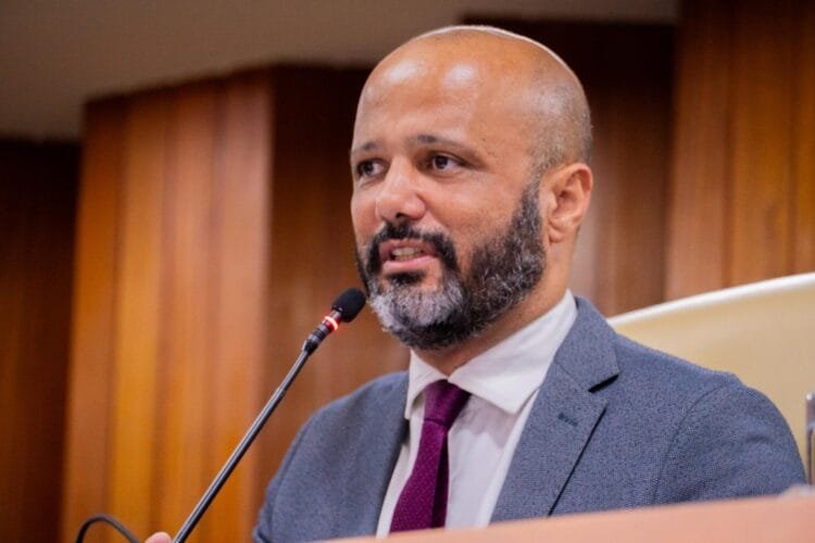 Major Vitor Hugo oficializa candidatura a deputado federal e defende maioria conservadora no Congresso
