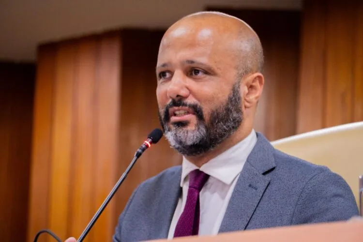 Major Vitor Hugo oficializa candidatura a deputado federal e defende maioria conservadora no Congresso
