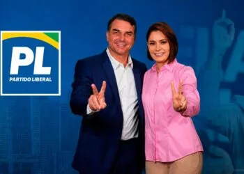 Michelle Bolsonaro reforça articulação conservadora ao lado de Flávio em encontro com candidatos ao Senado