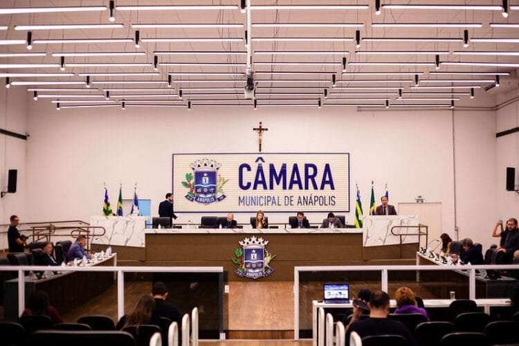 Presidente da Câmara pede “urbanidade” após confronto entre vereadores em Anápolis