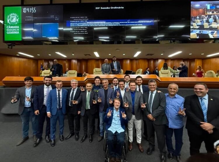 Presidente da Câmara de Goiânia, Romário Policarpo, afirma que vai trabalhar pela eleição de Gustavo Gayer ao Senado; vereadores também fizeram manifestações públicas de apoio