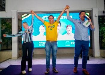 Com casa cheia, Jean Carlos lança campanha de deputado estadual ao lado de Wilder e Magda