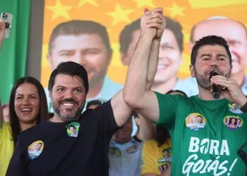 Amilton Filho inaugura comitê em Anápolis e reúne multidão ao lado de Daniel Vilela e Márcio Corrêa