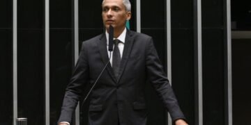 Prêmio Congresso em Foco: Goiás elege Gustavo Gayer como melhor deputado federal do estado