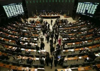 Peso do voto: estados têm representação desigual na Câmara e no Senado