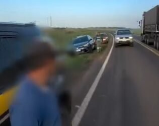 Pai chega a local de acidente e encontra dois filhos mortos em rodovia entre Nova Andradina e Ivinhema