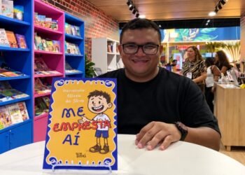Professor da FAMA Educação representa Anápolis na abertura da Bienal do Livro de São Paulo
