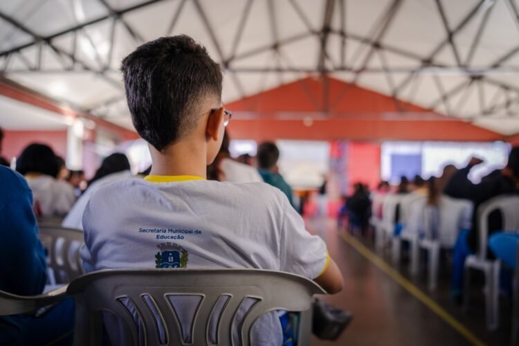 Prefeitura de Anápolis prevê pagamento de R$ 1,6 milhão para escolas municipais terem autonomia financeira