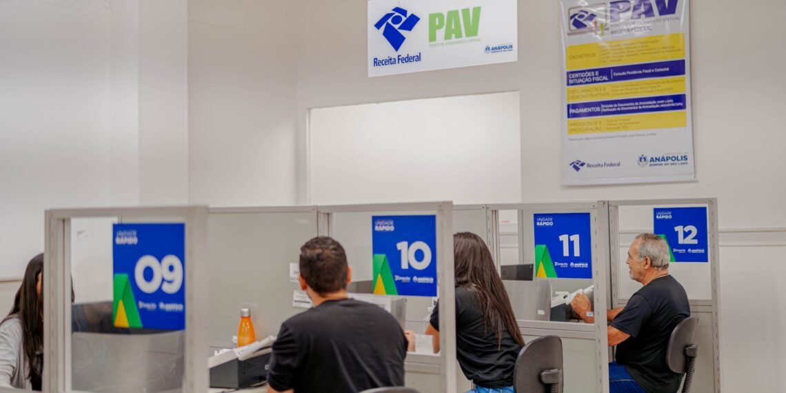 Balcão no Rápido Anashopping auxilia cidadãos com problemas na conta GOV.BR