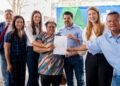 Após espera de mais de 30 anos, 250 famílias do Novo Paraíso recebem títulos de posse em Anápolis