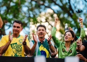 “Quem vota em Flávio tem que votar em Wilder”: presidenciável pede voto para candidato ao Governo de Goiás