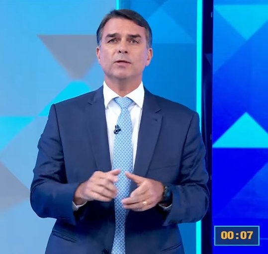 Flávio promete ampliar ferrovias e cobra Lula por obras paralisadas