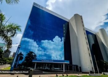 Bancos e INSS: veja o atendimento no ponto facultativo e no feriado de Finados