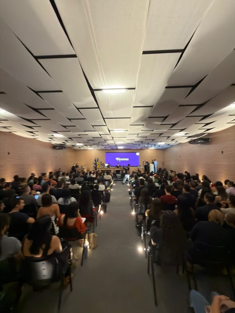 “Uma verdadeira aula de debate”: júri real reúne mais de 250 pessoas na Fama Educação