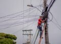 Empresas se unem ao trabalho da Prefeitura na retirada e organização de fios em Anápolis; veja as mais atuantes
