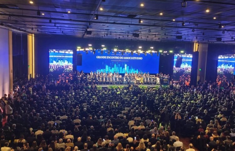 Em busca de apoio e propostas para a economia, setor produtivo debate prioridades com Flávio Bolsonaro em São Paulo